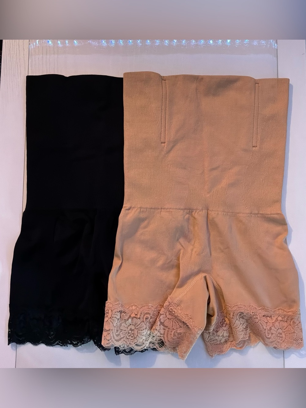🌙✨🆕 2Pcs Women's High-Waist Lace Hem Shaping Shorts - Black & Nude M/L Buff Lift